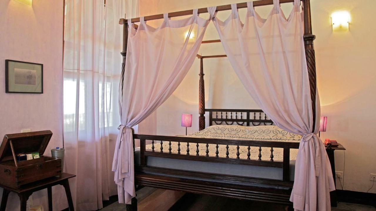 Neemrana'S - Bungalow On The Beach Tharangambadi Buitenkant foto